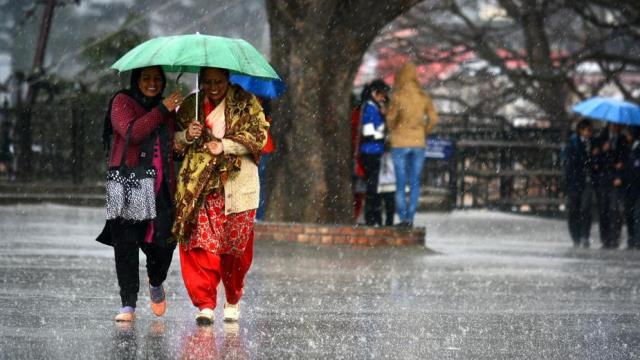 छत्तीसगढ़: चक्रवात के असर से देर रात हुई बारिश… आज ऐसा रहेगा मौसम का हाल…