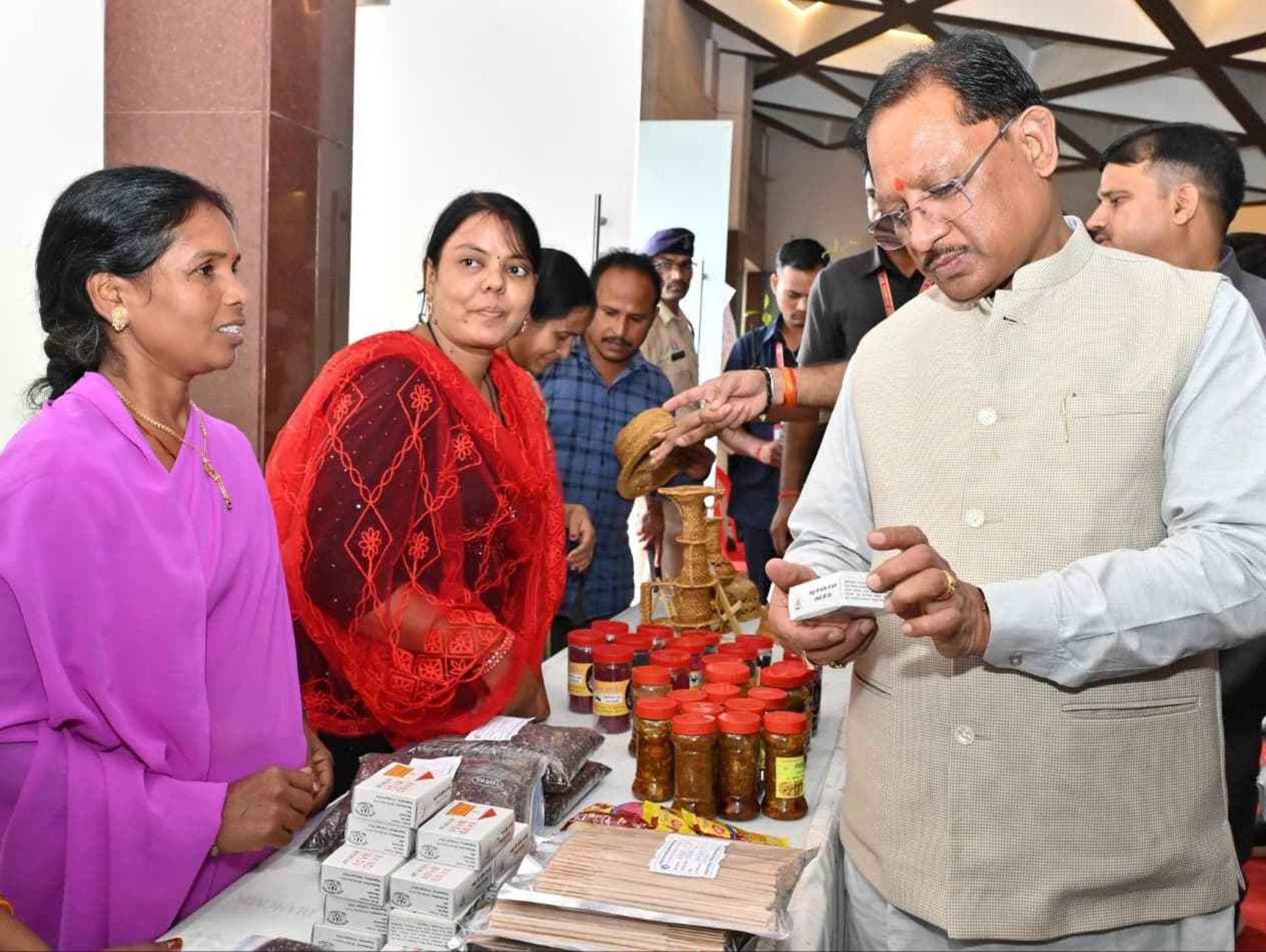 छत्तीसगढ़ की दीदियां बनीं आत्मनिर्भरता की ब्रांड एंबेसडर : लखपति दीदियों की सफलता हजारों महिलाओं के लिए बनेगी प्रेरणा – मुख्यमंत्री श्री साय