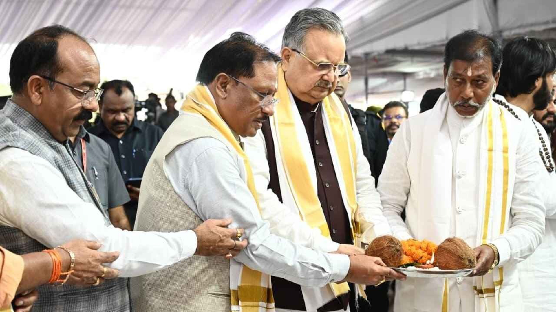 गुरु घासीदास बाबा के आदर्शों पर चलकर बनाएंगे विकसित छत्तीसगढ़ : मुख्यमंत्री श्री विष्णु देव