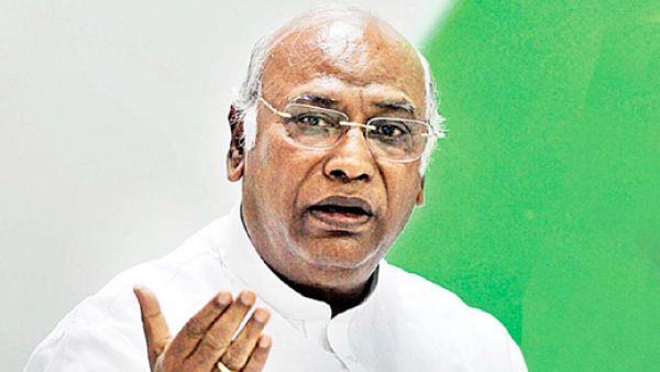 आज रात दिल्ली रवाना होंगे सीएम भूपेश, छत्तीसगढ़ के राज्योत्सव में मुख्य अतिथि हो सकते हैं मल्लिकार्जुन खड़गे