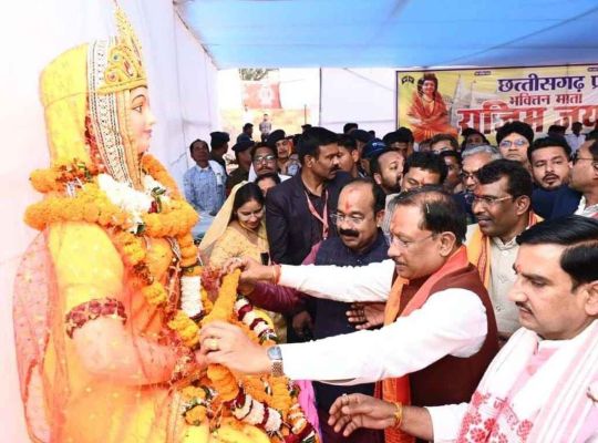मुख्यमंत्री श्री विष्णुदेव साय भक्त माता राजिम जयंती महोत्सव में हुए शामिल